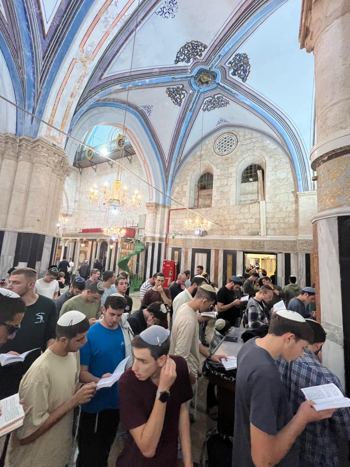 ישיבת דרור מערת המכפלה